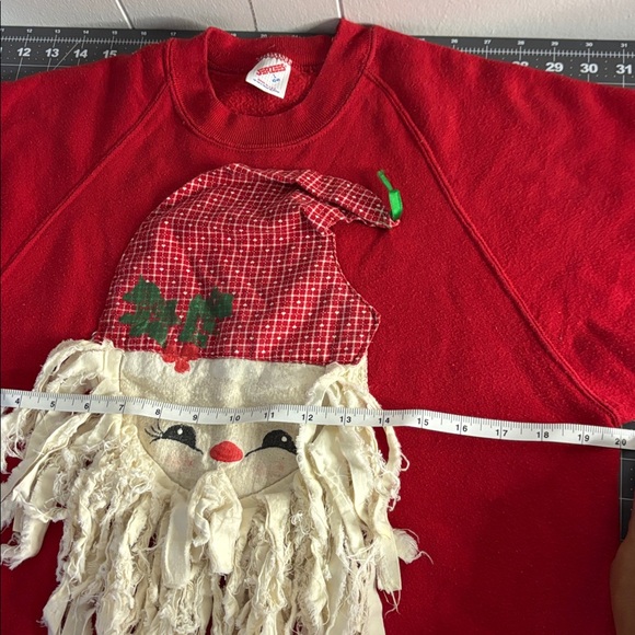 Vintage Santa Sweater Red Size Large Unisex Christmas sweatshirt - Picture 5 of 7